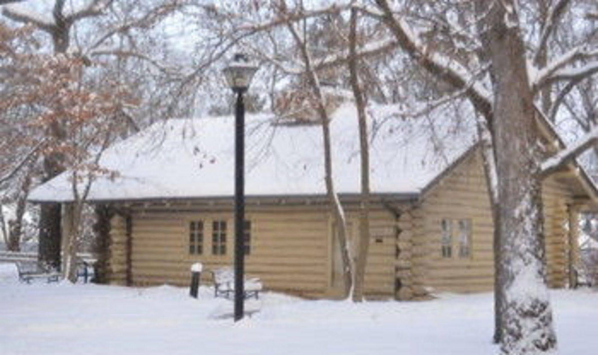 Starved Rock Lodge & Conference Center Utica ภายนอก รูปภาพ