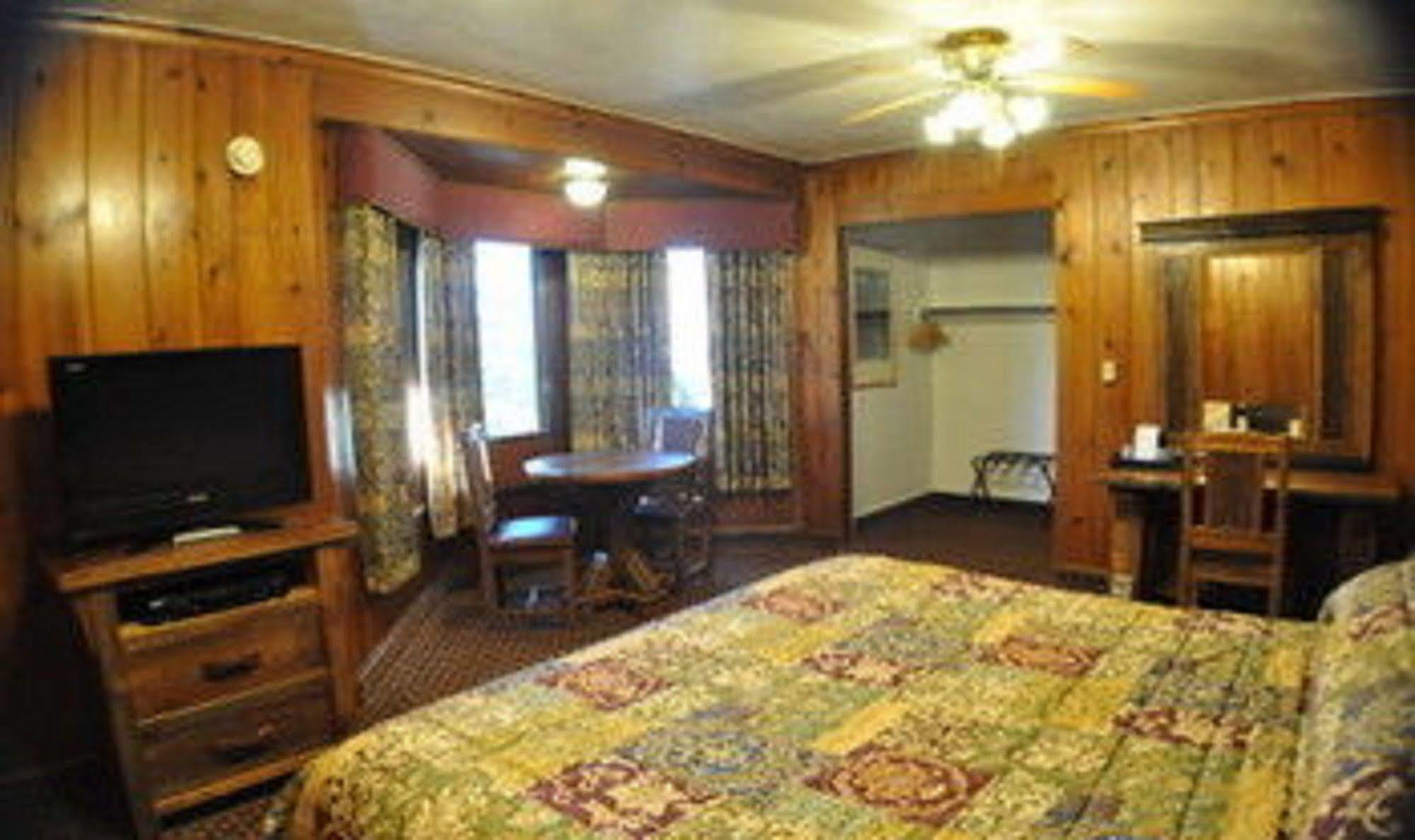 Starved Rock Lodge & Conference Center Utica ภายนอก รูปภาพ