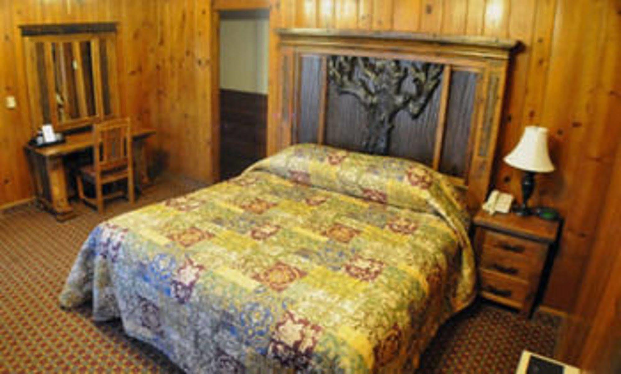 Starved Rock Lodge & Conference Center Utica ภายนอก รูปภาพ