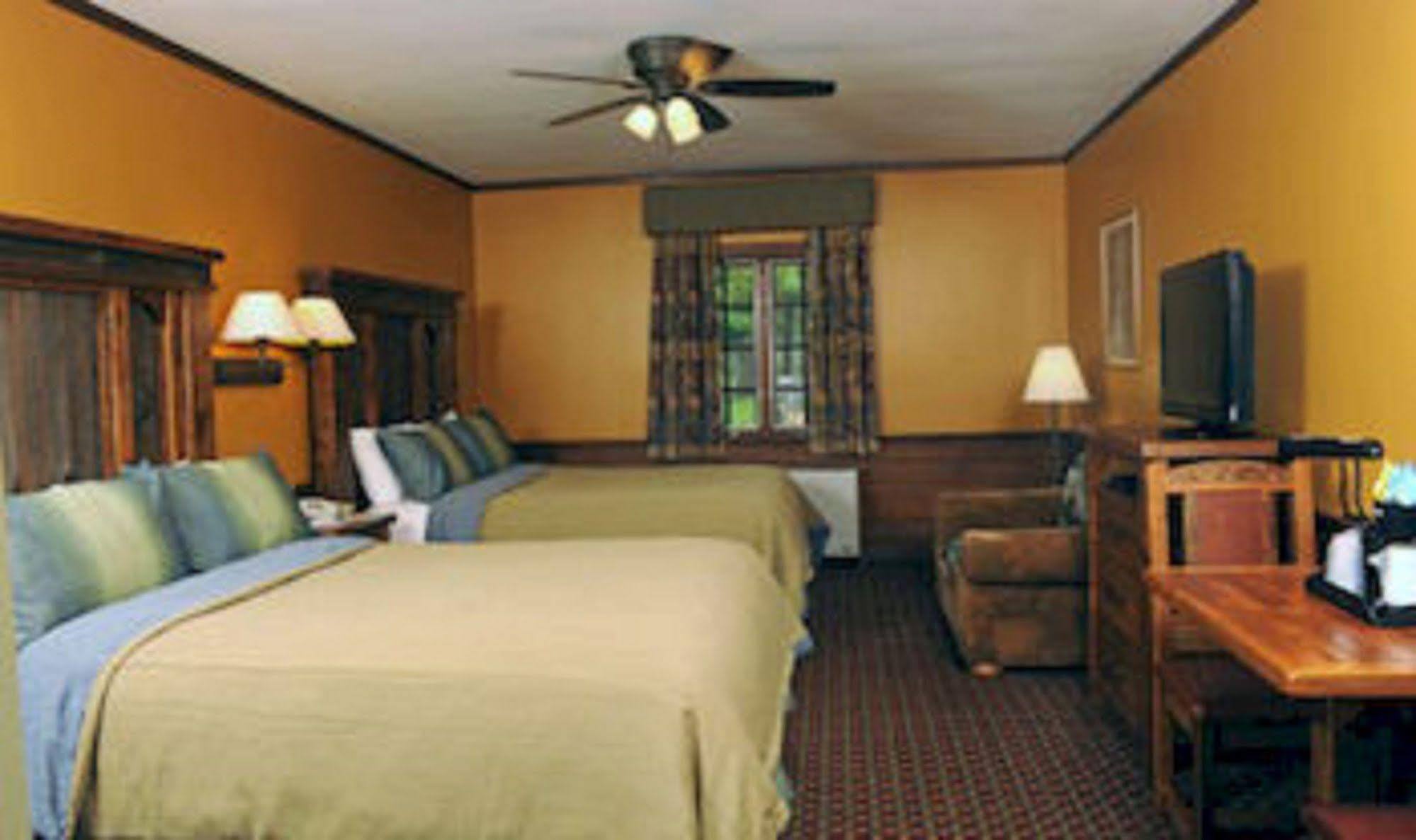 Starved Rock Lodge & Conference Center Utica ภายนอก รูปภาพ