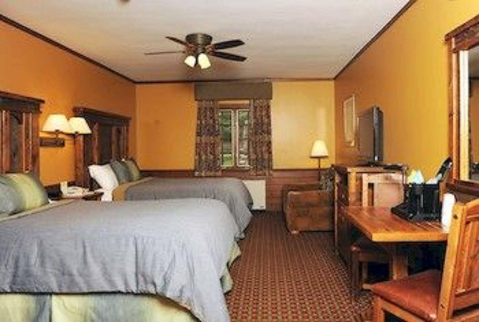 Starved Rock Lodge & Conference Center Utica ภายนอก รูปภาพ