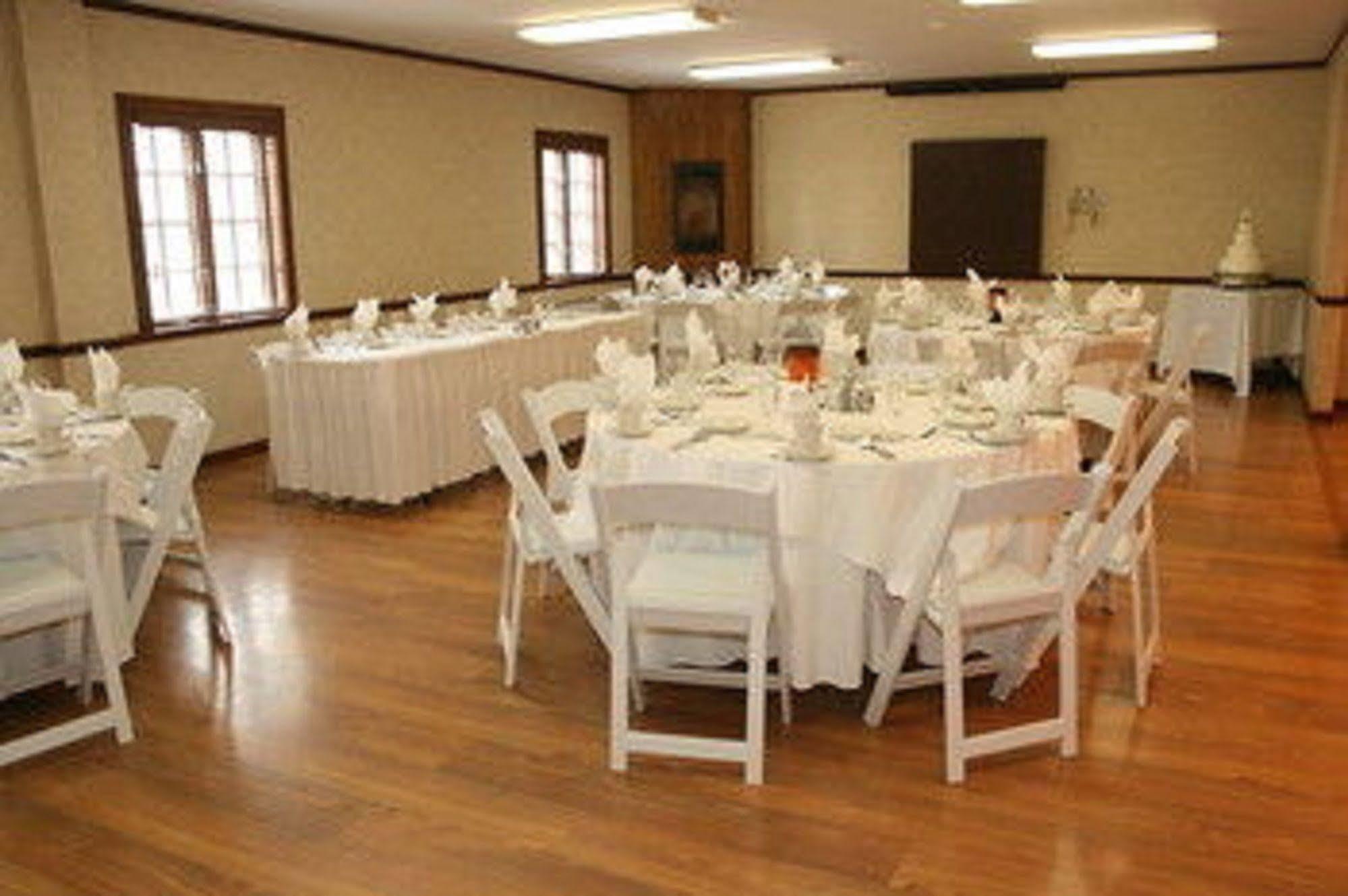 Starved Rock Lodge & Conference Center Utica ภายนอก รูปภาพ