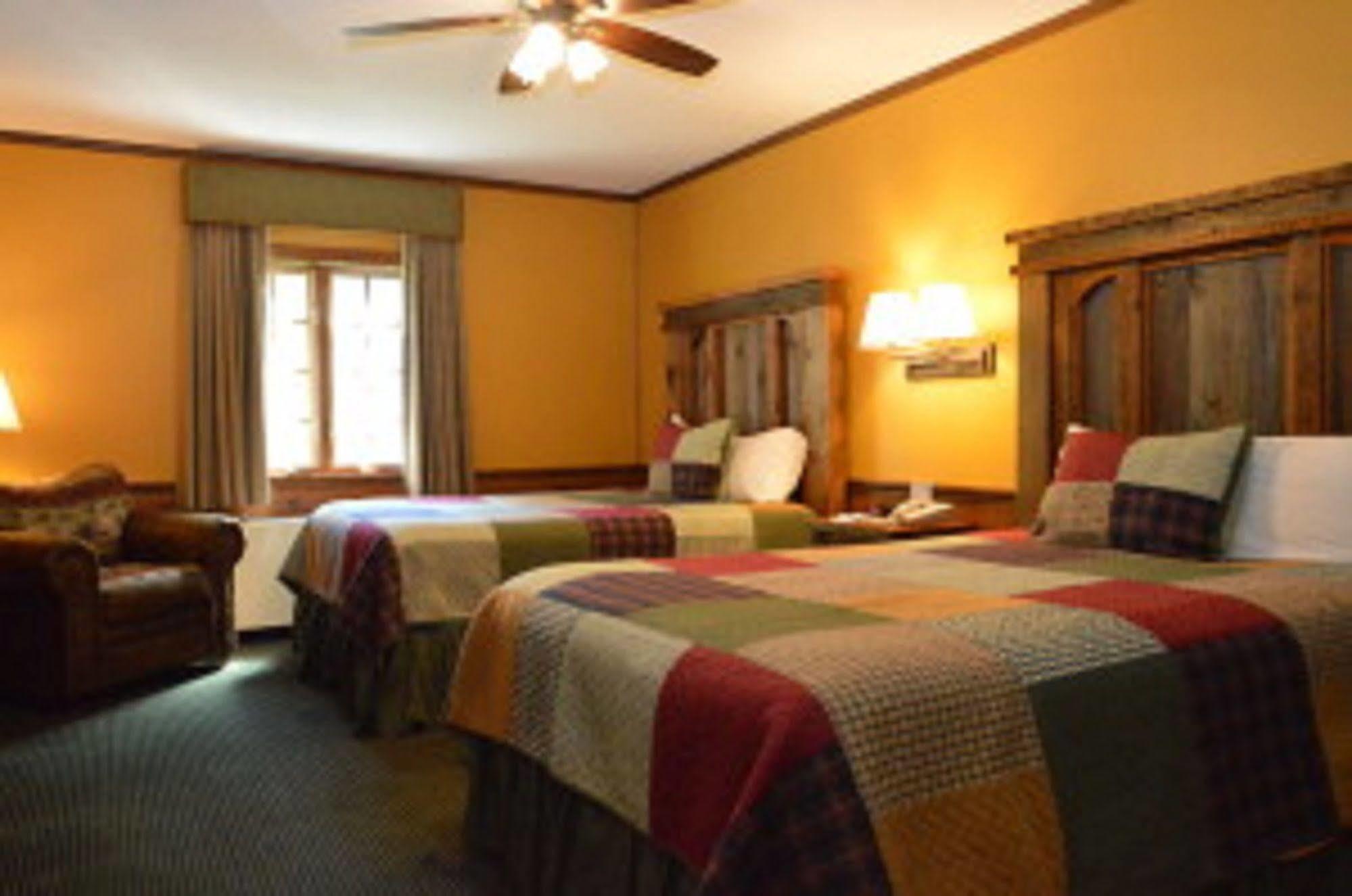 Starved Rock Lodge & Conference Center Utica ภายนอก รูปภาพ