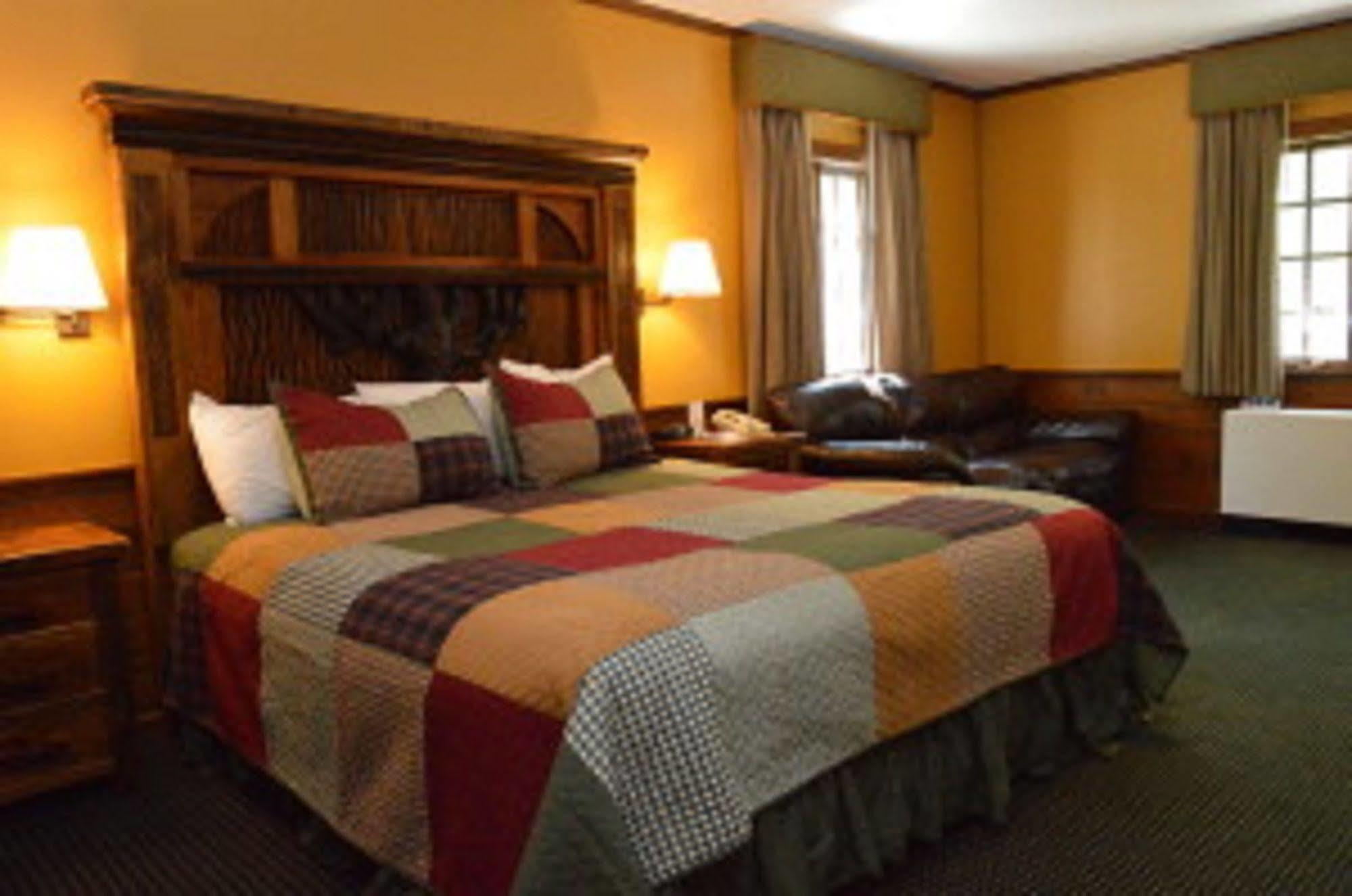 Starved Rock Lodge & Conference Center Utica ภายนอก รูปภาพ